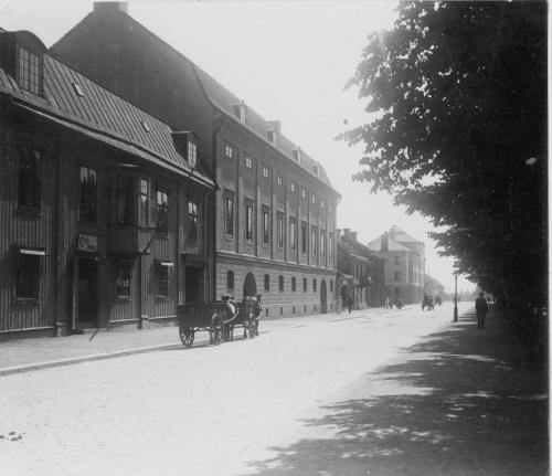 hakonshus-kompr 02