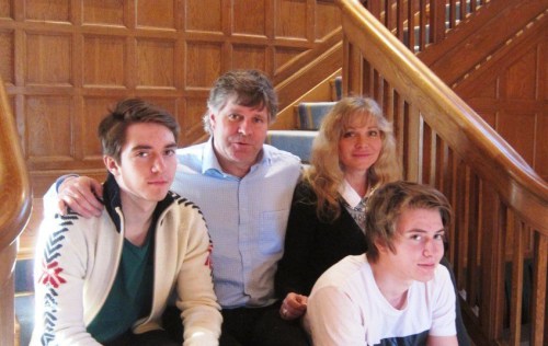 Philip Nyströmer med familj.