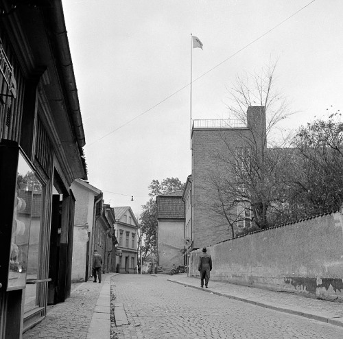 Slottsgatan mot söder med VLT-fastigheten, 1950-tale eller tidigt 1960-tal. Foto: Rivningsarkivet, Stadsarkivet.
